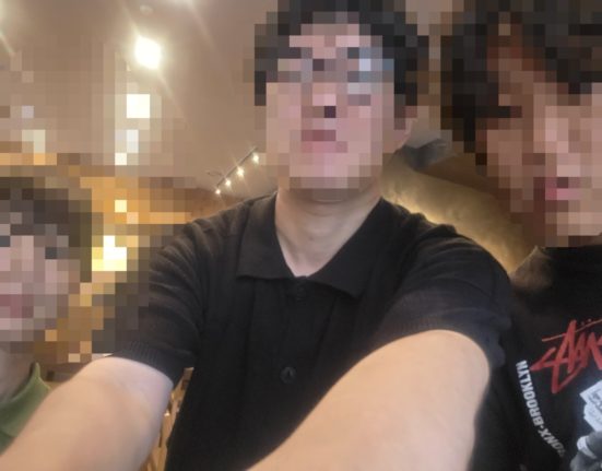청소년 언론 ‘청라온’의 세 번째 대면 회의가 끝나고 인증 사진을 찍고 있다. 왼쪽 순으로 박세진 부단장(편집국장), 안창민 단장, 이승훈 부단장(사무국장)이다. (사진=김동주 청소년보호책임자)