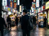 AI로 만든 가출 청소년이 밤에 길거리를 떠돌아다니는 사진 / Adobe Firefly(AI) 제공